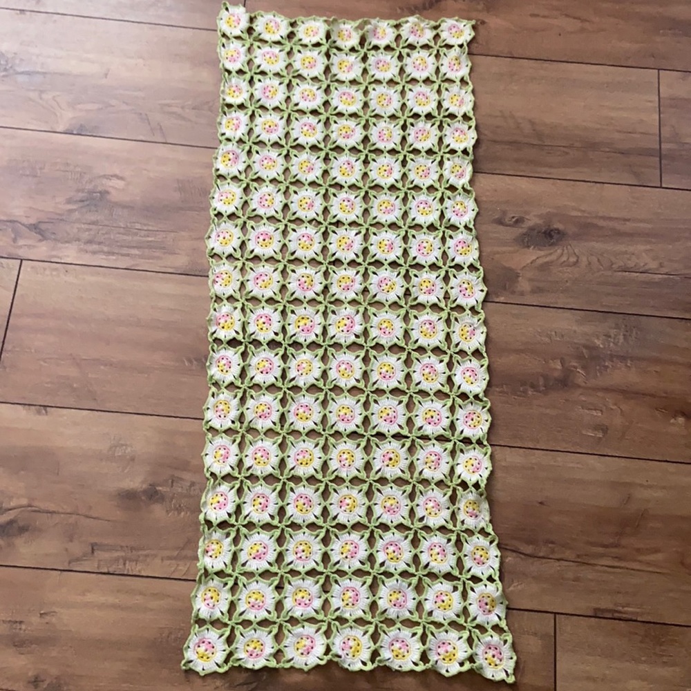 Vintage Floral Doilly Table Runner Boho